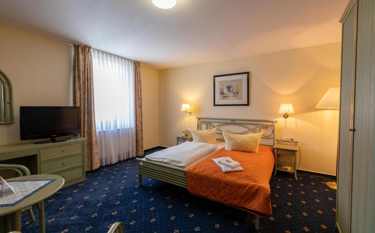 Hotel Am Wariner See Екстер'єр фото