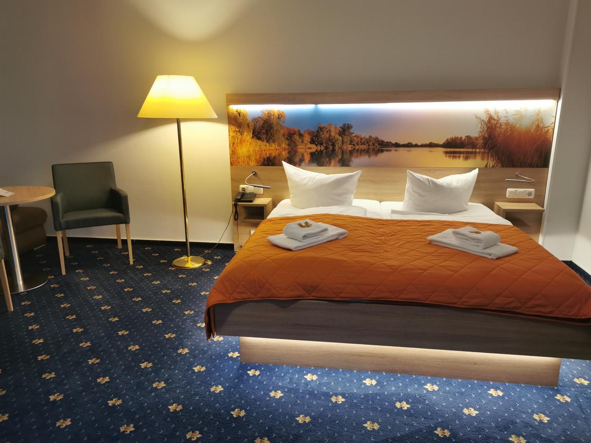 Hotel Am Wariner See Екстер'єр фото