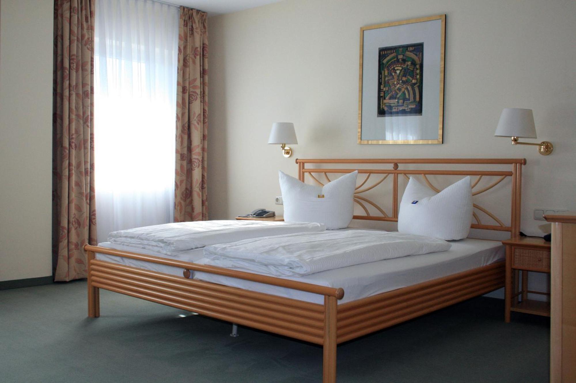 Hotel Am Wariner See Екстер'єр фото