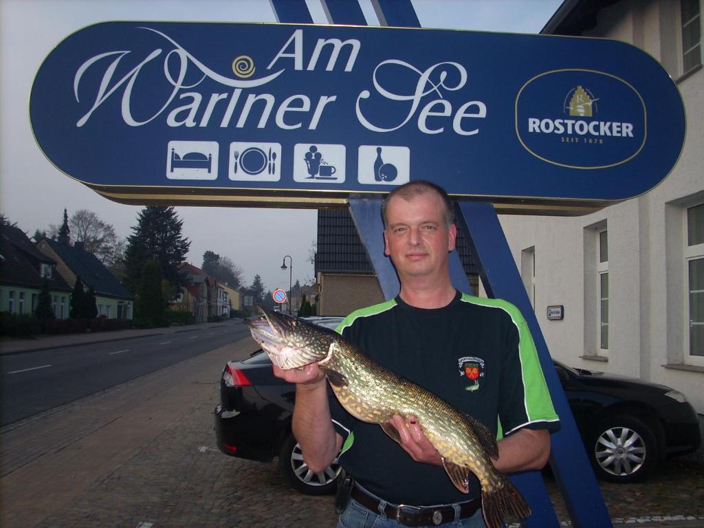Hotel Am Wariner See Екстер'єр фото