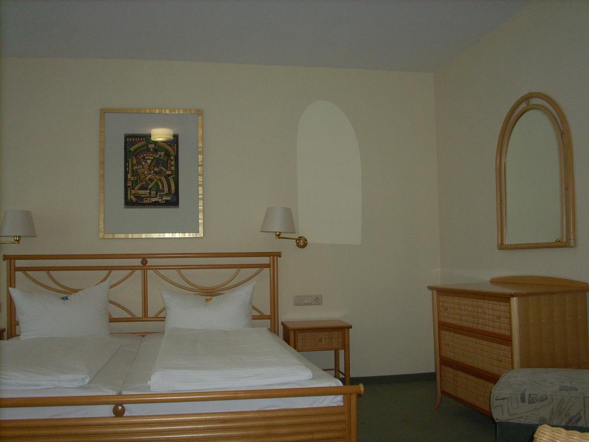 Hotel Am Wariner See Екстер'єр фото