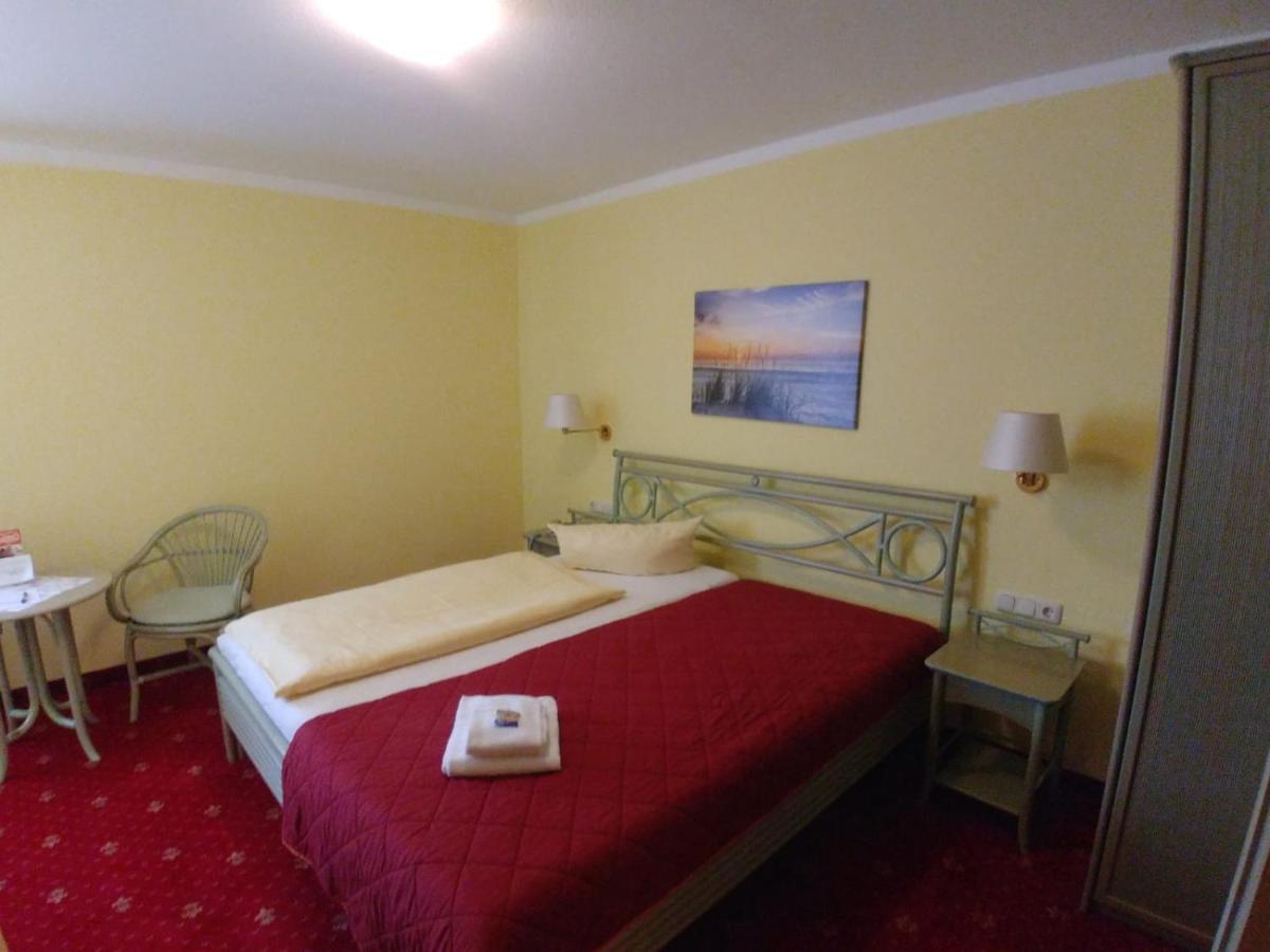 Hotel Am Wariner See Екстер'єр фото